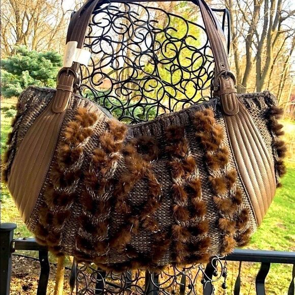 NEW SALVATORE FERRAGAMO BALENA MINK LEATHER HOBO HANDBAG - Picture 4 of 16